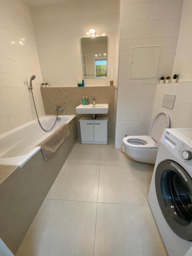 Lia Apartman - Private Parking 布拉迪斯拉发 外观 照片